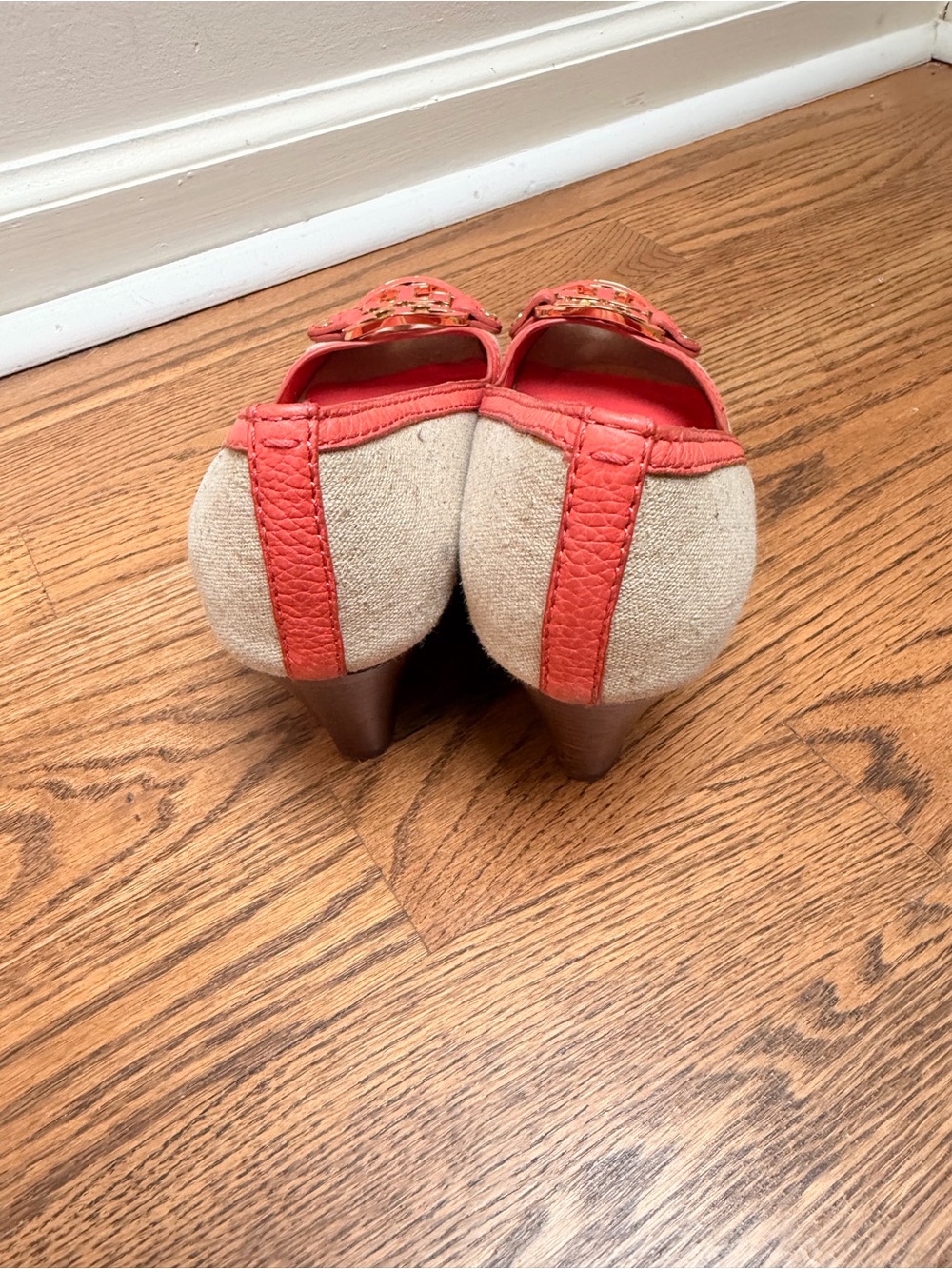 Tory Burch Coral Orange/Beige Leather and Canvas Amanda Peep Toe Wedge Pumps 9.5 - Picture 4 of 6